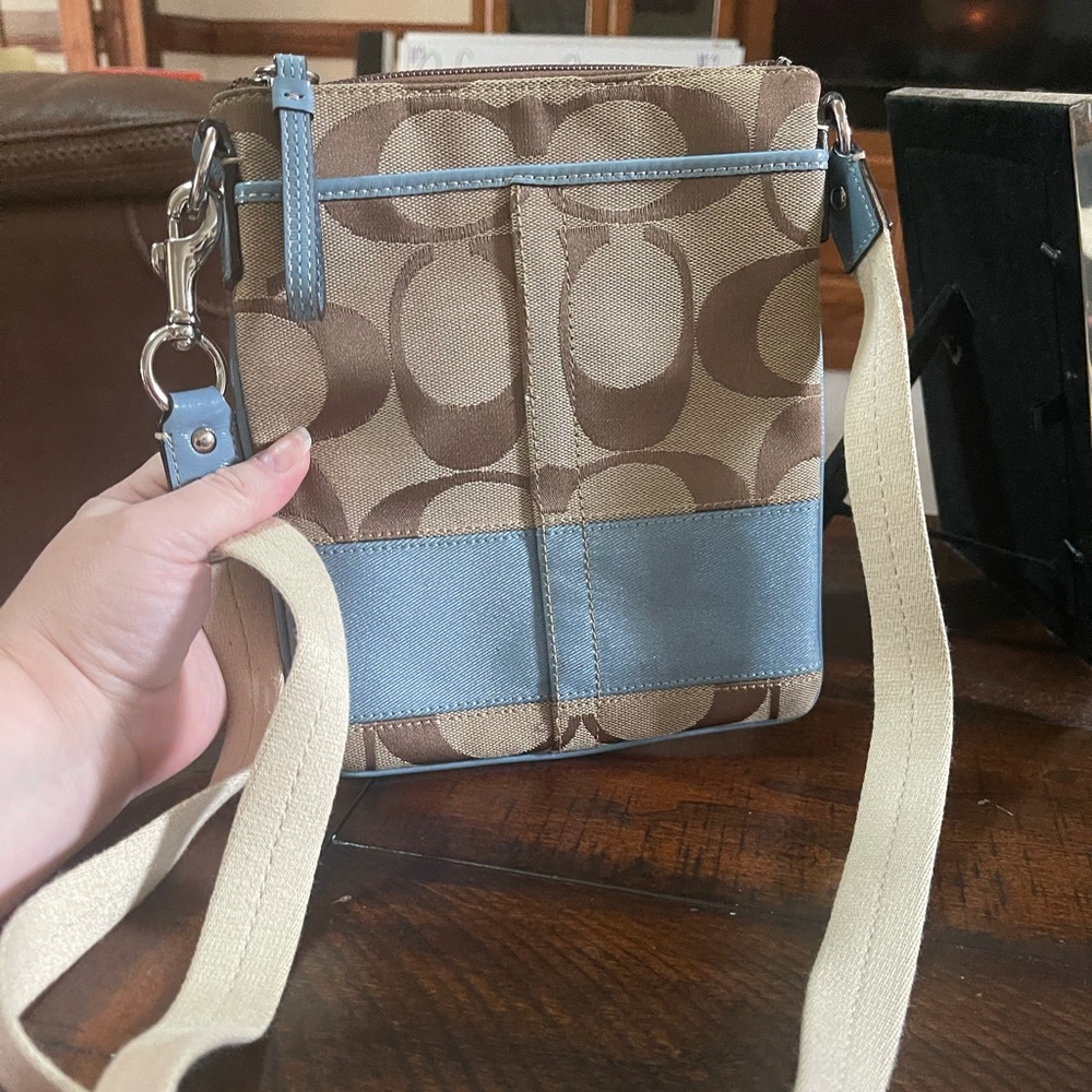 Excellent used condition tan and light blue Coach crossbody purse